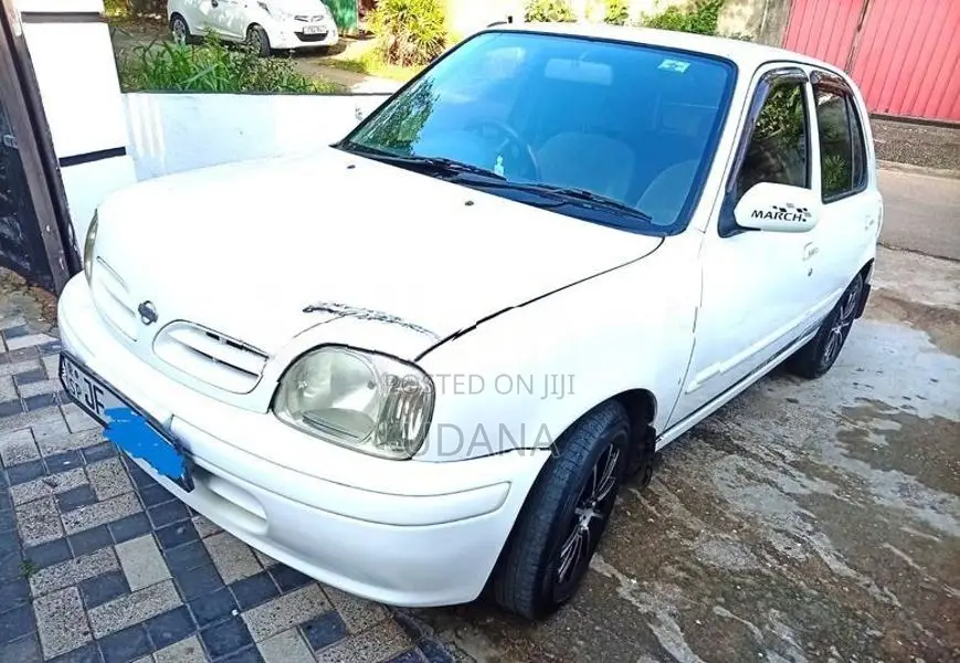Nissan March 2001