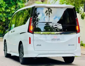 Nissan Serena Highway-Star Premium 2025