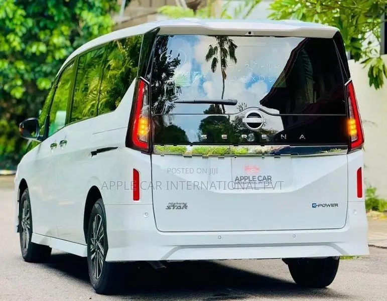 Nissan Serena Highway-Star Premium 2025