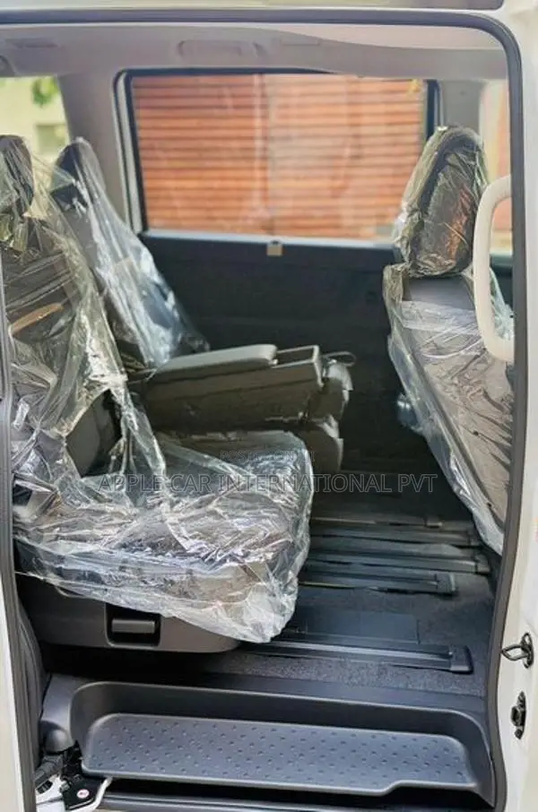 Nissan Serena Highway-Star Premium 2025
