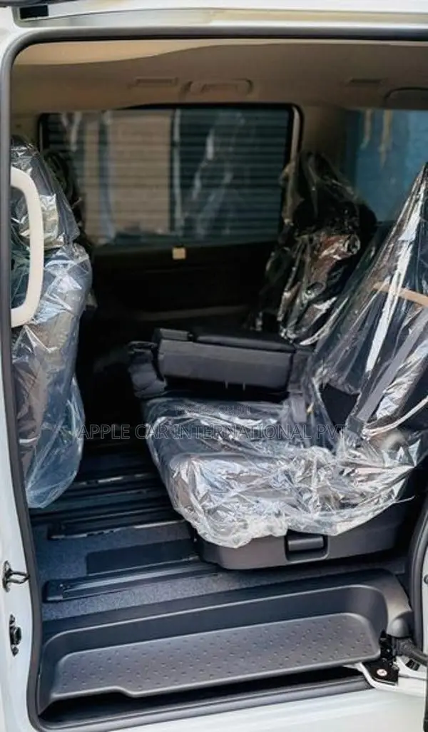 Nissan Serena Highway-Star Premium 2025