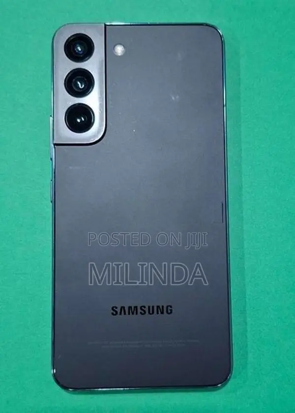 Samsung Galaxy S22 (Used)