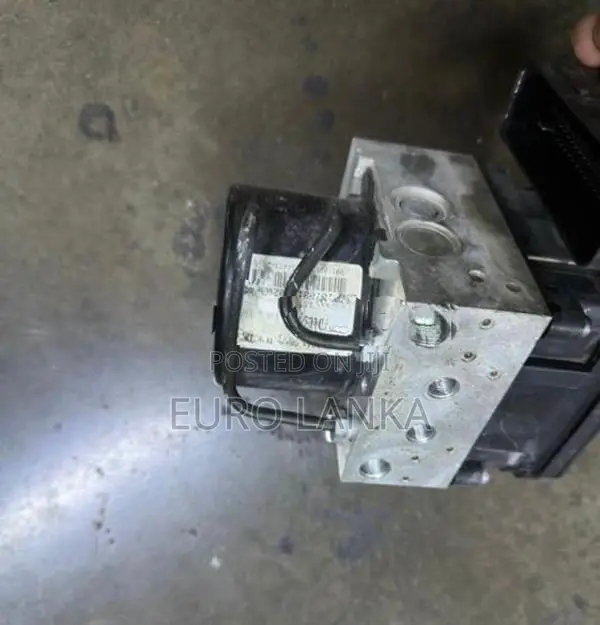 Mercedes Benz W204 ABS Unit