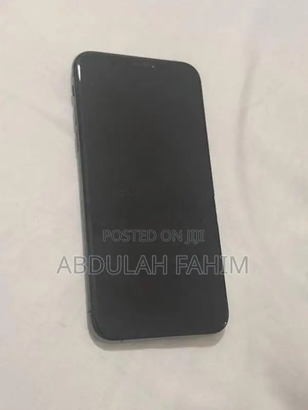 Apple iPhone XS (Used)