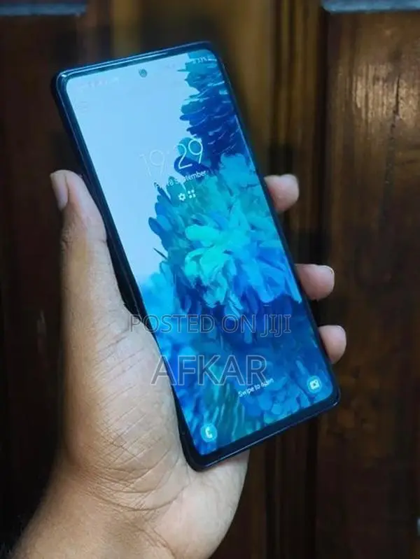 Samsung Galaxy S20FE (Used)