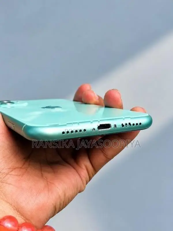 Apple iPhone 11 (Used)