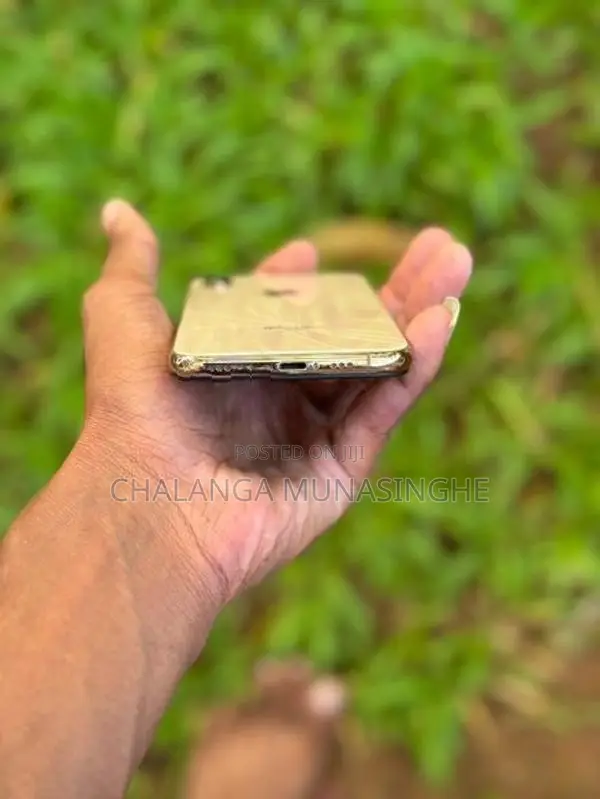 Apple iPhone XS (Used)