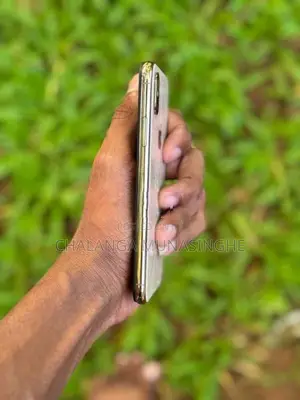 Apple iPhone XS (Used)