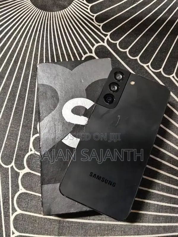 Samsung Galaxy S22 (Used)