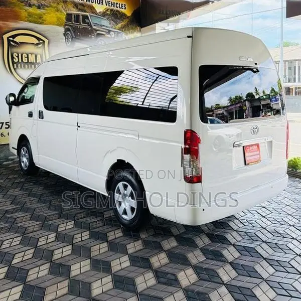 Toyota Hiace GDH 223 Japan-Spec 2024