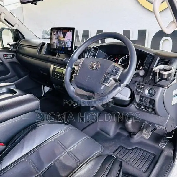 Toyota Hiace GDH 223 Japan-Spec 2024