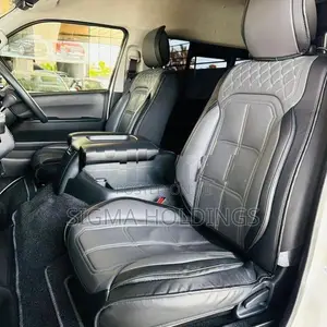 Toyota Hiace GDH 223 Japan-Spec 2024