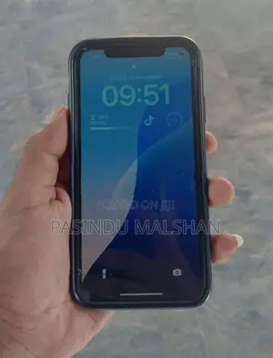 Apple iPhone XR (Used)
