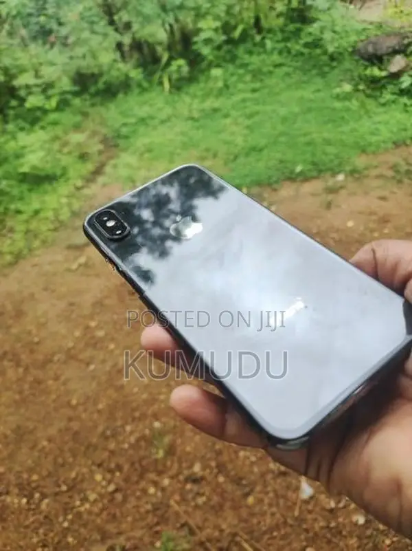 Apple iPhone X (Used)