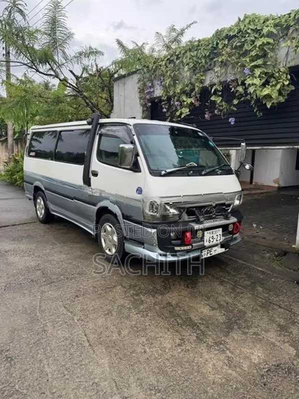 Toyota Hiace Dolphin Super GL 2003