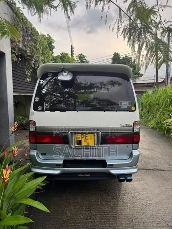Toyota Hiace Dolphin Super GL 2003