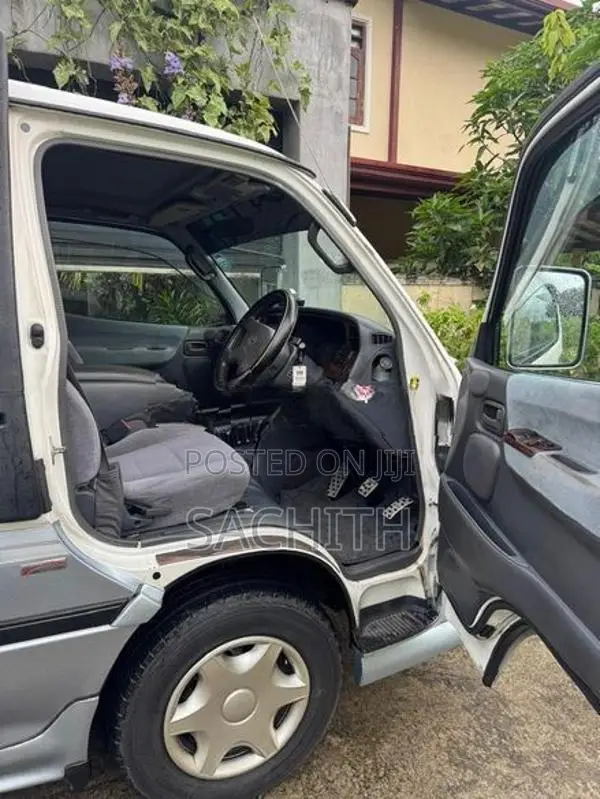Toyota Hiace Dolphin Super GL 2003