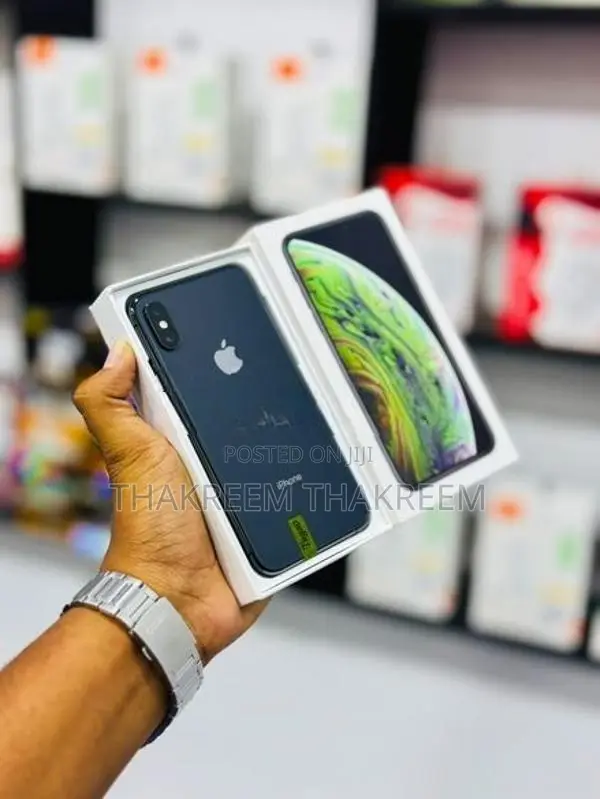 Apple iPhone XS (Used)