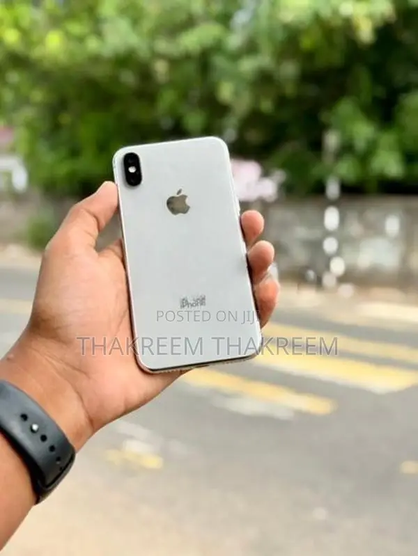 Apple iPhone XS (Used)
