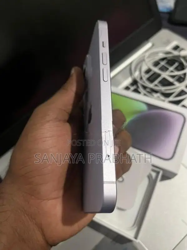 Apple iPhone 14 (Used)