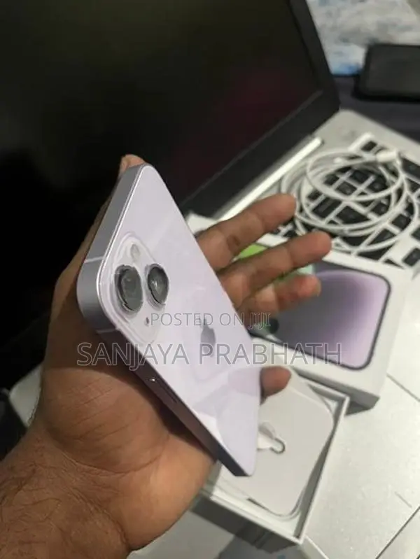 Apple iPhone 14 (Used)