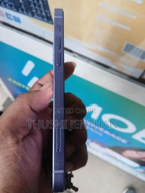 Apple iPhone 12 (Used)
