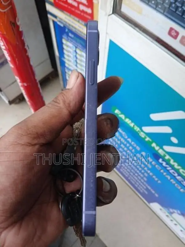 Apple iPhone 12 (Used)