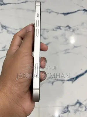 Apple iPhone 13 (Used)