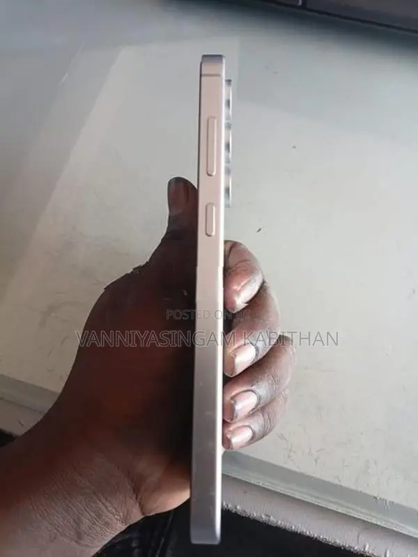 Samsung Galaxy S24 FE (Used)