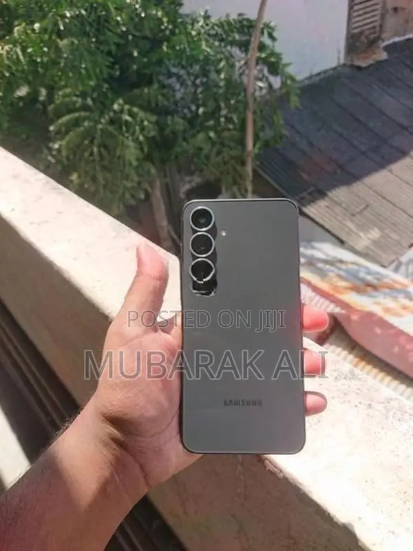 Samsung Galaxy S24 FE (Used)