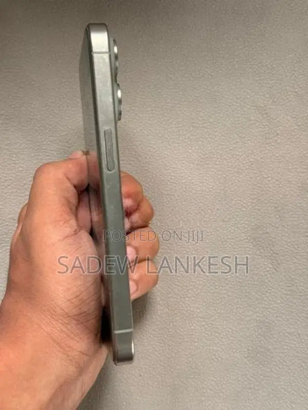 Apple iPhone 15 Pro (Used)
