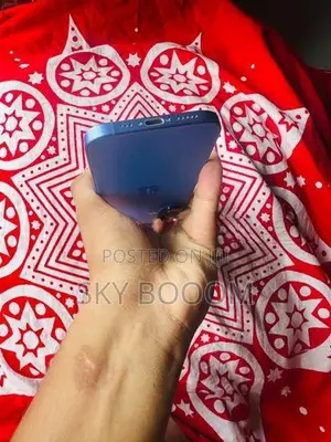 Apple iPhone 16 (Used)
