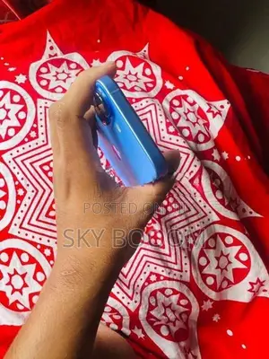 Apple iPhone 16 (Used)