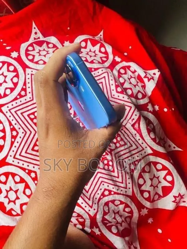 Apple iPhone 16 (Used)