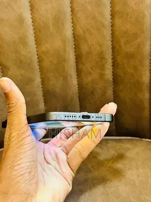 Apple iPhone 17 256GB (Used)