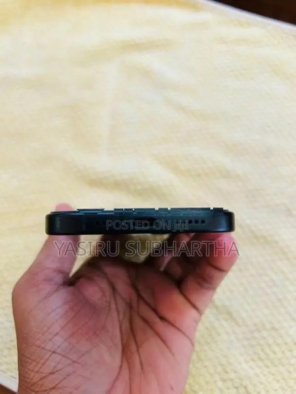 Apple iPhone 16 (Used)