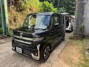 Suzuki Spacia XS Custom Turbo 4way 2024