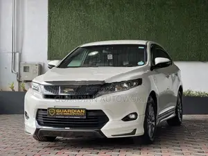 Toyota Harrier 2014