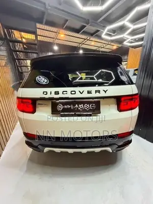 Land Rover Discovery Sport 2024