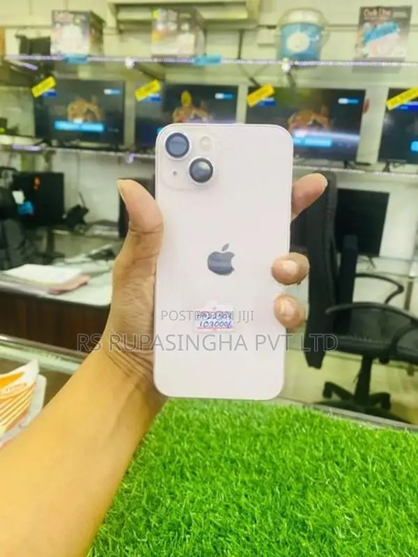 Apple iPhone 13 (Used)