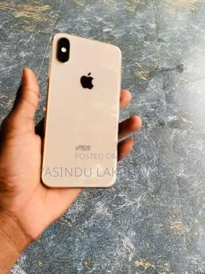 Apple iPhone XS (Used)