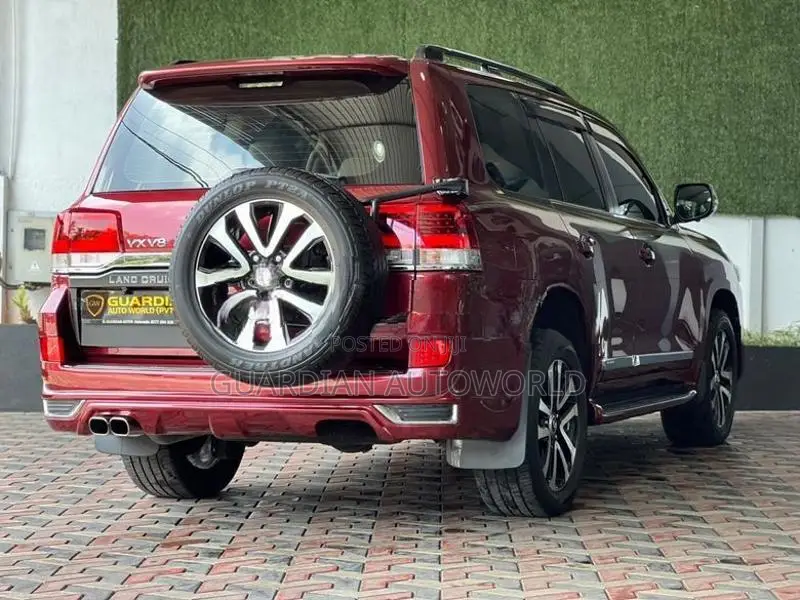 Toyota Land Cruiser 2013