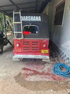 Bajaj RE 2018