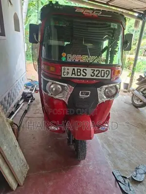 Bajaj RE 2018