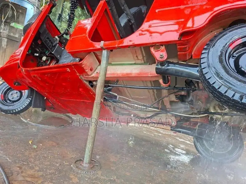 Bajaj RE 2018
