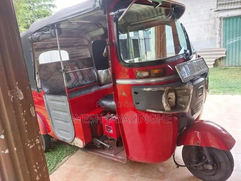 Bajaj RE 2014