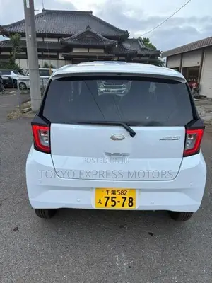 Daihatsu Mira E:S SA3 X 2025