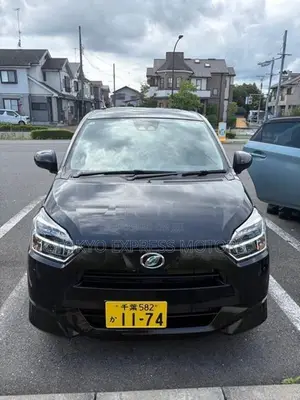 Daihatsu Mira E:S SA3 X 2025