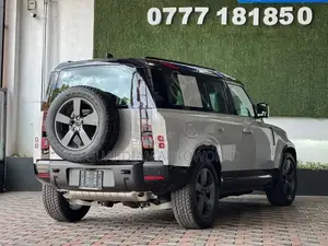 Land Rover Defender XE Dynamic 2026