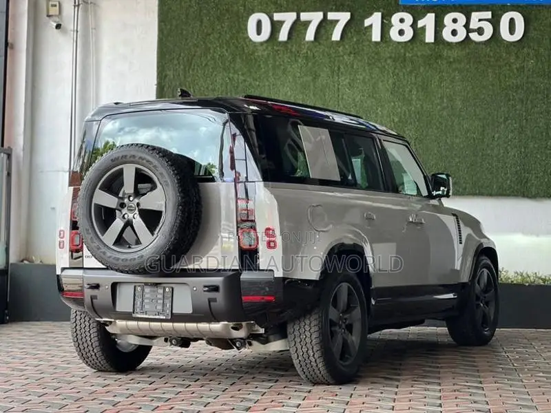 Land Rover Defender XE Dynamic 2026